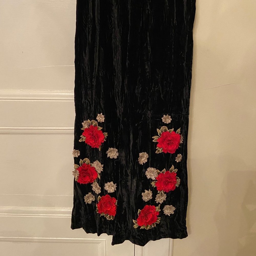 Velvet High waisted pants w/ Rose Applique